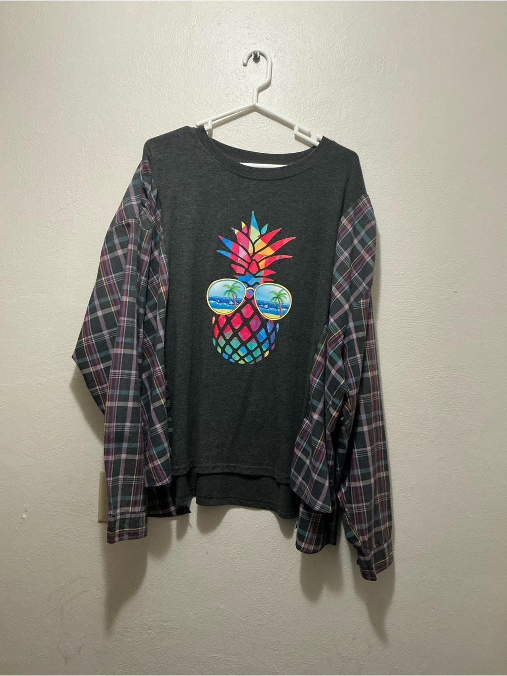 Graphic Pineapple Tee with Sunglasses Print - Multicolor